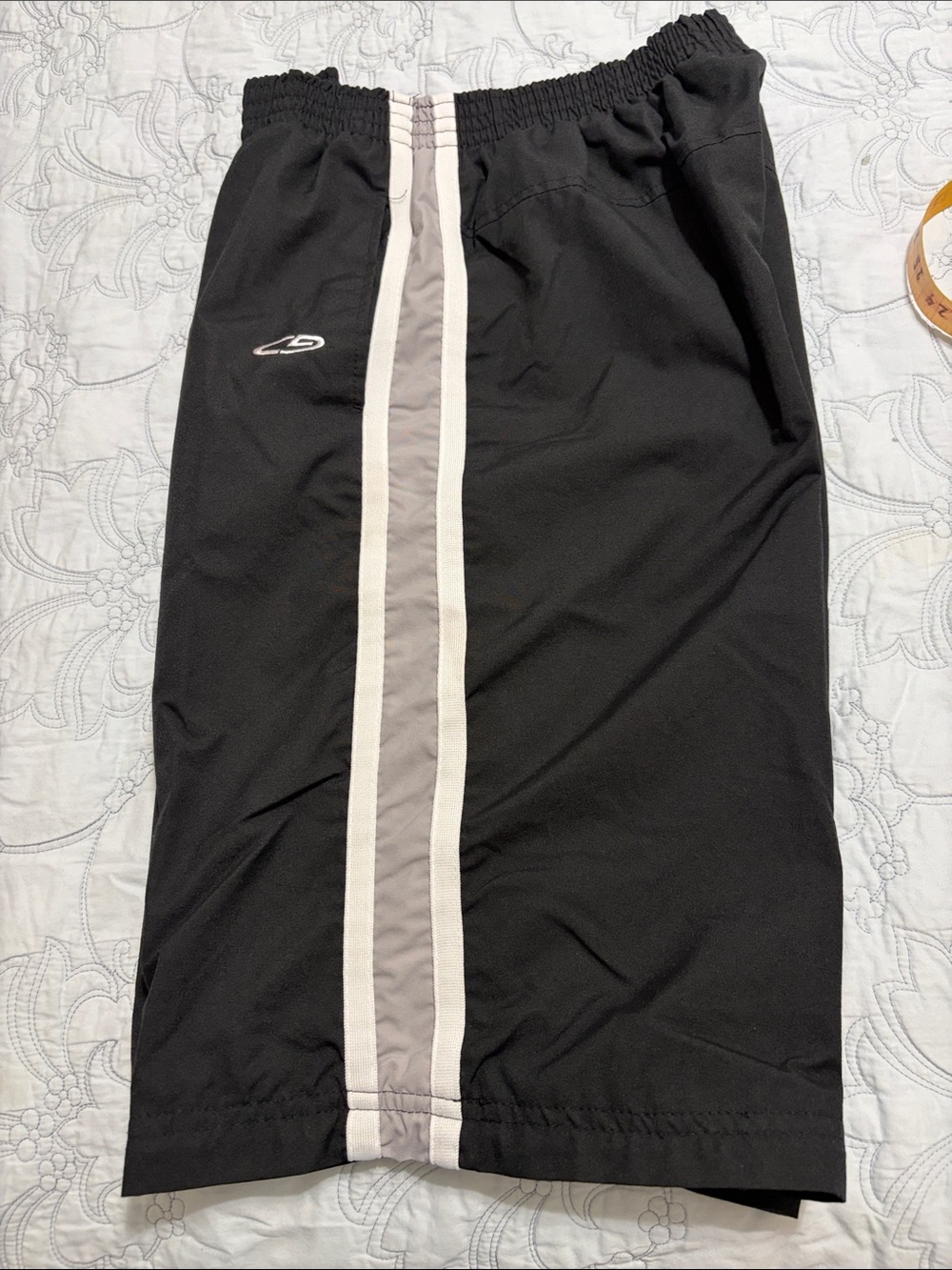 Black dual white grey side stripes pockets athletic shorts PreOwn Unisex Size XL